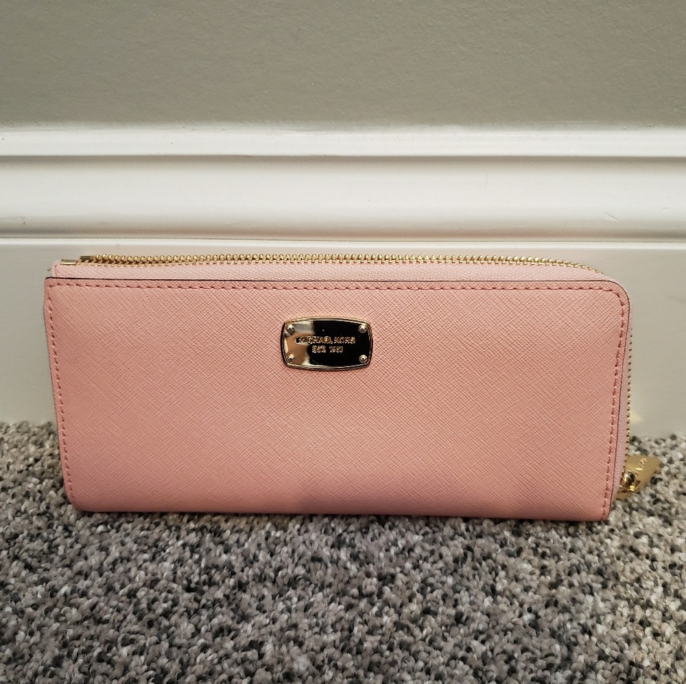 Michael Kors Blush Pink Wallet